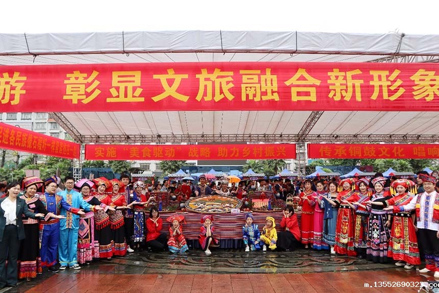 活动现场参赛选手合照。谢倩摄